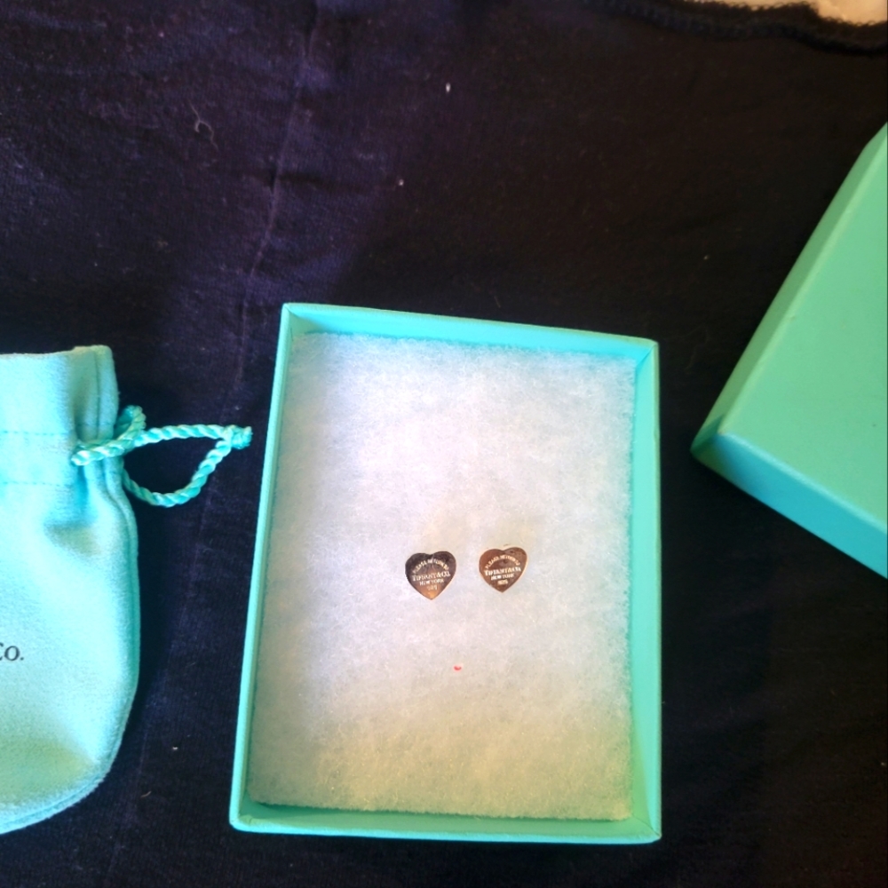 Tiffany & Co. Return to Sender heart stud earrings